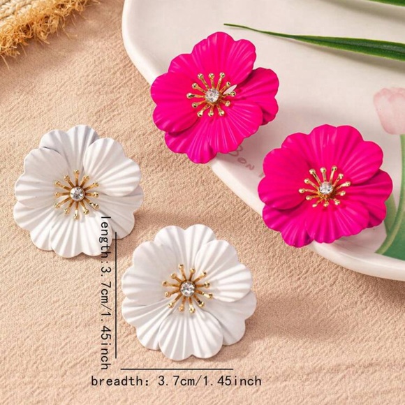 White Flower Studs Earrings - Picture 3 of 4